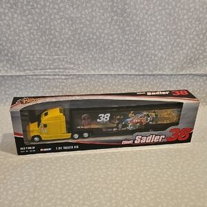 2005 Winners Circle 1:64 M&M's #38 Elliott Sadler Nascar Trailer Rig